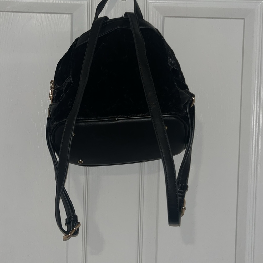 BP Mini Velvet Backpack - Picture 6 of 7